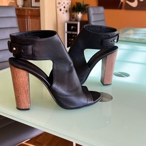 Black Vince Addie Sandals